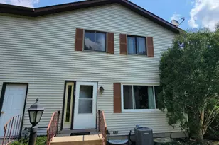 765 Washington St, Woodstock, IL 60098 - Photo 1