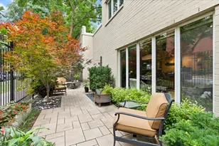 945 S Park Terrace, Chicago, IL 60605 - Photo 36