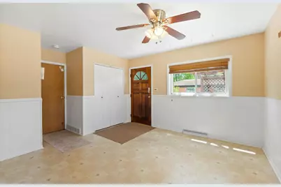 818 Leahy Circle, Des Plaines, IL 60016 - Photo 18