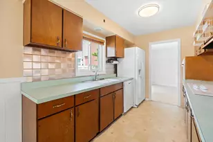 818 Leahy Circle, Des Plaines, IL 60016 - Photo 14