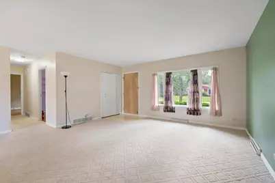 818 Leahy Circle, Des Plaines, IL 60016 - Photo 4