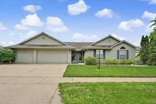 3701 Englewood Dr, Champaign, IL 61822 - Photo 2