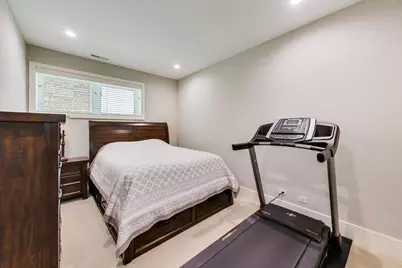 5028 W Ainslie Street W, Chicago, IL 60630 - Photo 32