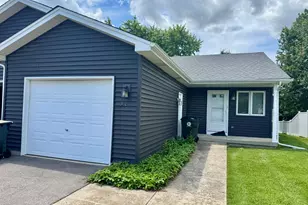 38 Silver Trail, North Aurora, IL 60542 - Photo 1