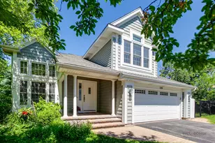 228 Southridge Dr, Gurnee, IL 60031 - Photo 1