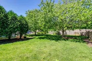228 Southridge Dr, Gurnee, IL 60031 - Photo 38