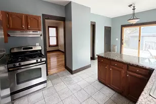 26 Monroe Ave, Elgin, IL 60123 - Photo 10