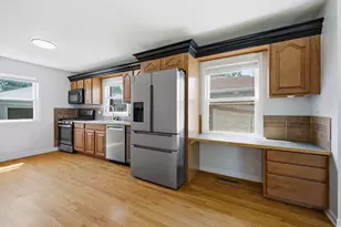 219 N Berteau Ave, Bartlett, IL 60103 - Photo 6