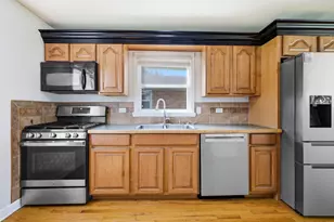 219 N Berteau Ave, Bartlett, IL 60103 - Photo 8