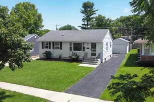 219 N Berteau Ave, Bartlett, IL 60103 - Photo 1