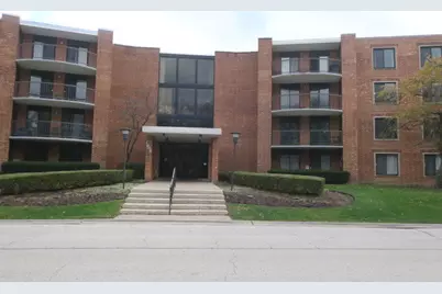 1605 E Central Road #322C, Arlington Heights, IL 60005 - Photo 1