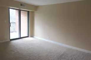 1605 E Central Rd, Arlington Heights, IL 60005 - Photo 4