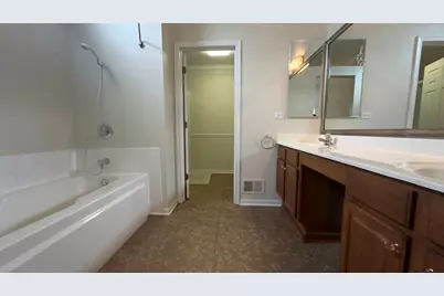 572 E Delgado Drive, Palatine, IL 60074 - Photo 20