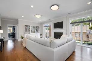 1453 W Irving Park Rd, Chicago, IL 60613 - Photo 4