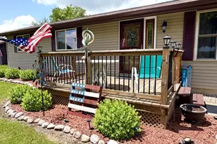 110 N Seigel St, Lostant, IL 61334 - Photo 4
