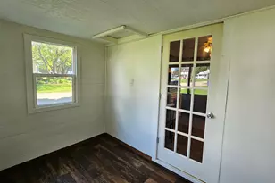 301 N 1st St, Princeton, IL 61356 - Photo 2