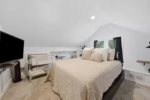 241 N Lord Ave, Carpentersville, IL 60110 - Photo 16