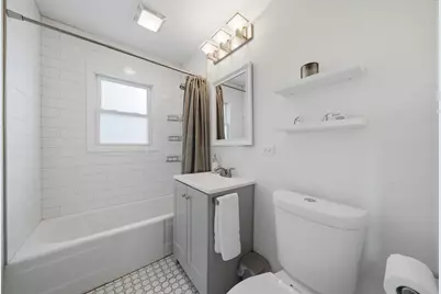 241 N Lord Avenue, Carpentersville, IL 60110 - Photo 14