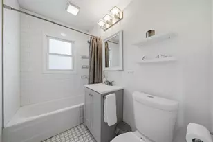 241 N Lord Ave, Carpentersville, IL 60110 - Photo 14
