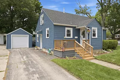 241 N Lord Avenue, Carpentersville, IL 60110 - Photo 2