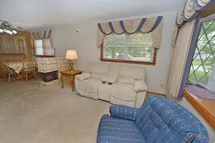 749 Fort St, Ottawa, IL 61350 - Photo 4