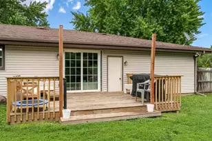 819 Greglynn St, Machesney Park, IL 61115 - Photo 2