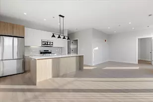 3953 W Dakin St, Chicago, IL 60618 - Photo 6