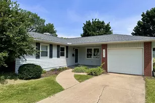 2325 12th St, Peru, IL 61354 - Photo 2