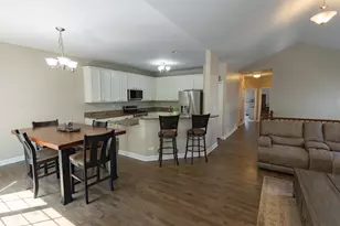 442 Plaza Pl, Aurora, IL 60504 - Photo 6