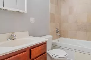 2036 W Arthur Ave, Chicago, IL 60645 - Photo 8