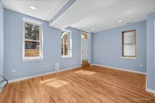 1347 N Greenview Ave, Chicago, IL 60642 - Photo 2