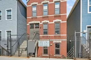 1347 N Greenview Ave, Chicago, IL 60642 - Photo 1