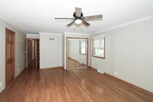 5019 Burman Dr, Crystal Lake, IL 60014 - Photo 16