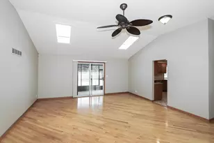 5019 Burman Dr, Crystal Lake, IL 60014 - Photo 4