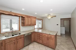 5019 Burman Dr, Crystal Lake, IL 60014 - Photo 12