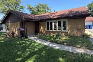 11531 S Nashville Ave, Worth, IL 60482 - Photo 2