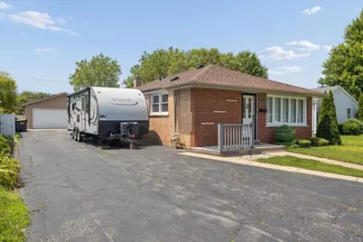 11004 Menard Avenue, Chicago Ridge, IL 60415 - Photo 2