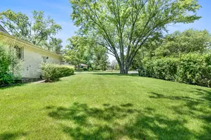 15 E Leon Ln, Prospect Heights, IL 60070 - Photo 10