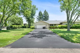 15 E Leon Ln, Prospect Heights, IL 60070 - Photo 4