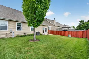 2126 Tremont Ln, Joliet, IL 60431 - Photo 24