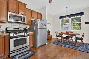 2126 Tremont Ln, Joliet, IL 60431 - Photo 6