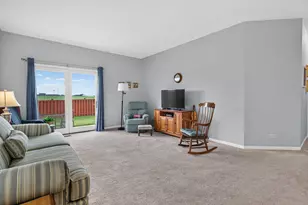 2126 Tremont Ln, Joliet, IL 60431 - Photo 14
