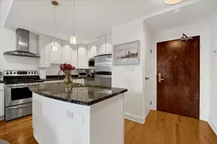2100 N Lincoln Park W, Chicago, IL 60614 - Photo 2