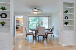 10 Court of Fox River Vly, Lincolnshire, IL 60069 - Photo 6