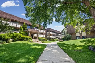 435 Cavalier Ct, Dundee, IL 60118 - Photo 1