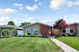 4339 W 83rd St, Chicago, IL 60652 - Photo 2