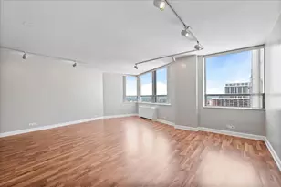 5701 N Sheridan Rd, Chicago, IL 60660 - Photo 2