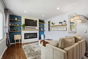1978 N Fork Cir, Elgin, IL 60123 - Photo 4