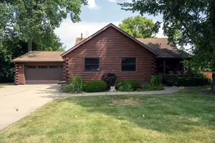 1033 W Wood St, Bensenville, IL 60106 - Photo 2