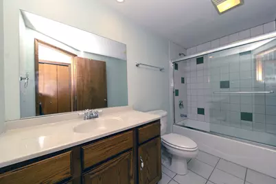 1033 W Wood Street, Bensenville, IL 60106 - Photo 22